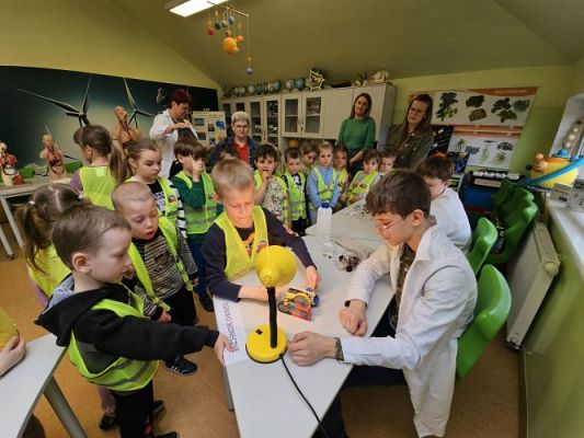 Grafika #46: 19.04.2024 Dzień Ziemi i Dzień Odnawialnych źródeł energii w Szkole Podstawowej w Wicku - cz.I