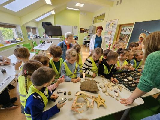 Grafika #59: 19.04.2024 Dzień Ziemi i Dzień Odnawialnych źródeł energii w Szkole Podstawowej w Wicku - cz.I