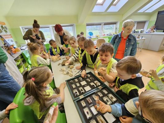 Grafika #62: 19.04.2024 Dzień Ziemi i Dzień Odnawialnych źródeł energii w Szkole Podstawowej w Wicku - cz.I