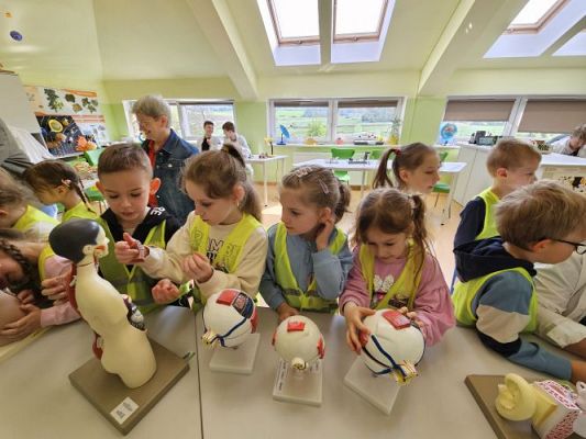 Grafika #74: 19.04.2024 Dzień Ziemi i Dzień Odnawialnych źródeł energii w Szkole Podstawowej w Wicku - cz.I