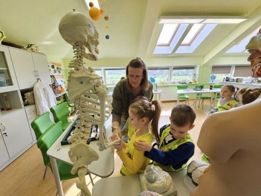 Grafika #77: 19.04.2024 Dzień Ziemi i Dzień Odnawialnych źródeł energii w Szkole Podstawowej w Wicku - cz.I