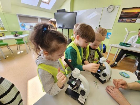 Grafika #80: 19.04.2024 Dzień Ziemi i Dzień Odnawialnych źródeł energii w Szkole Podstawowej w Wicku - cz.I