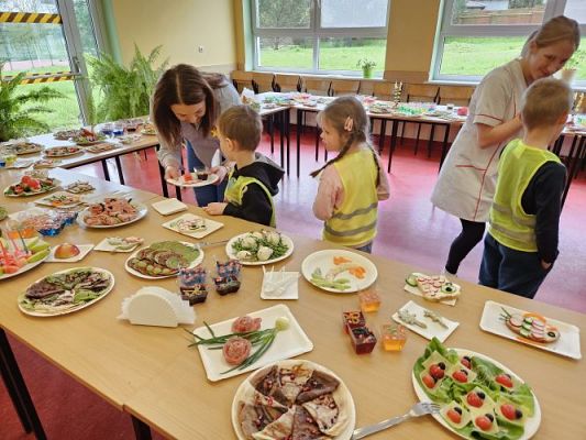 Grafika #98: 19.04.2024 Dzień Ziemi i Dzień Odnawialnych źródeł energii w Szkole Podstawowej w Wicku - cz.I