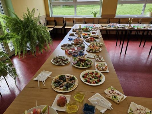 Grafika #99: 19.04.2024 Dzień Ziemi i Dzień Odnawialnych źródeł energii w Szkole Podstawowej w Wicku - cz.I