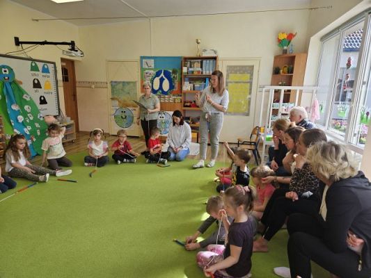 Grafika #34: 18.04.2024 Zajęcia otwarte dla rodziców w gr III