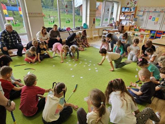 Grafika #37: 18.04.2024 Zajęcia otwarte dla rodziców w gr III