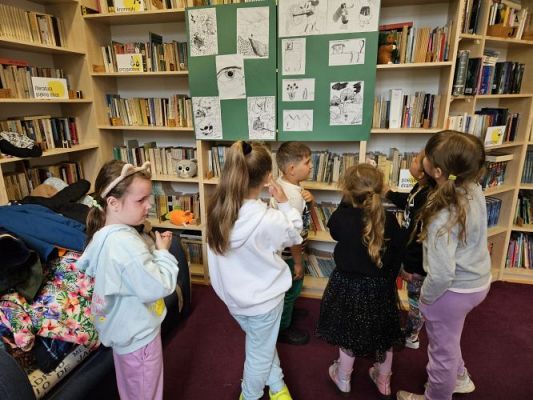 Grafika #39: 10.05.2024 Spotkanie w Bibliotece szkolnej w Wicku - Wystawa o Bolku i Lolku gr III