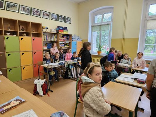 Grafika #60: 10.05.2024 Spotkanie w Bibliotece szkolnej w Wicku - Wystawa o Bolku i Lolku gr III