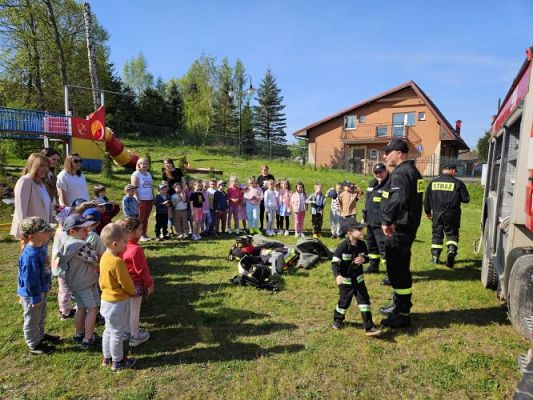 Grafika #6: 30.04.2024 Spotkanie ze strażakami z OSP Wrzeście