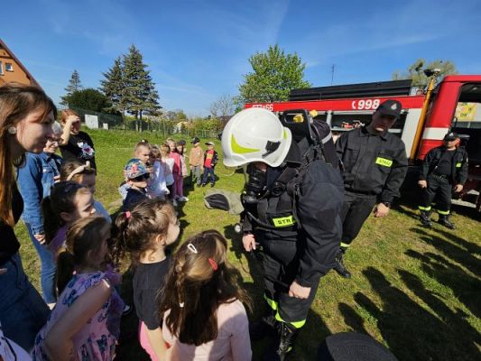 Grafika #28: 30.04.2024 Spotkanie ze strażakami z OSP Wrzeście