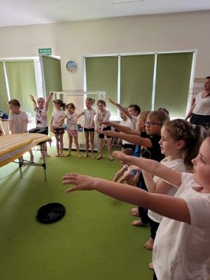 Grafika #1: 29.04.2024 Spotkanie z fizjoterapeutką Panią Aleksandrą Synowiecką