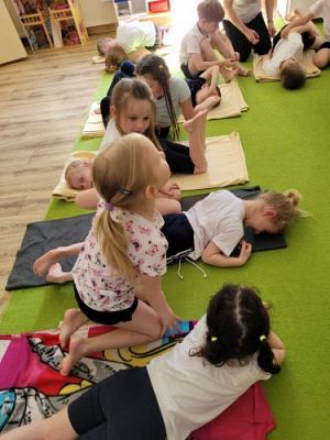 Grafika #9: 29.04.2024 Spotkanie z fizjoterapeutką Panią Aleksandrą Synowiecką