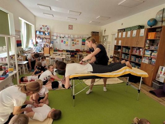 Grafika #38: 29.04.2024 Spotkanie z fizjoterapeutką Panią Aleksandrą Synowiecką