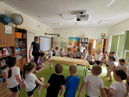 Grafika #50: 29.04.2024 Spotkanie z fizjoterapeutką Panią Aleksandrą Synowiecką