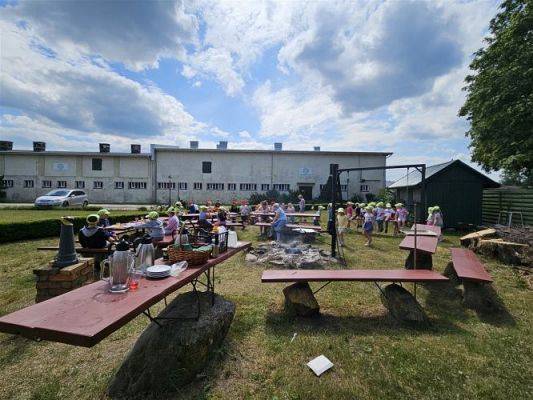 Grafika #34: 05.06.2024 Wycieczka do Stadniny koni w Nowęcinie cz.II