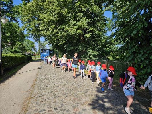 Grafika #3: 05.06.2024 Wycieczka do Stadniny koni w Nowęcinie cz.I