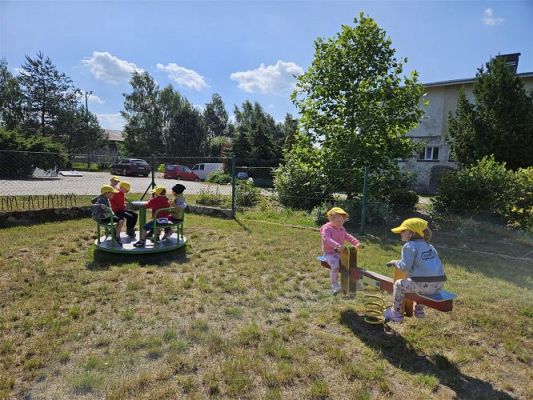 Grafika #10: 05.06.2024 Wycieczka do Stadniny koni w Nowęcinie cz.I