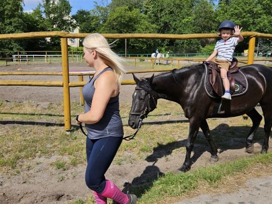 Grafika #35: 05.06.2024 Wycieczka do Stadniny koni w Nowęcinie cz.I