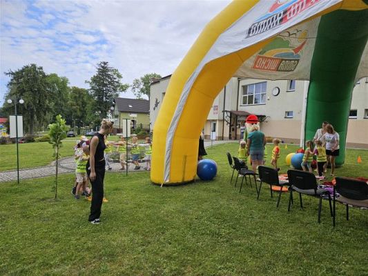 Grafika #8: 08.07.2024 "Czytanie na polanie" - Wizyta w Bibliotece Gminnej w Wicku