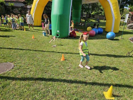 Grafika #48: 08.07.2024 "Czytanie na polanie" - Wizyta w Bibliotece Gminnej w Wicku