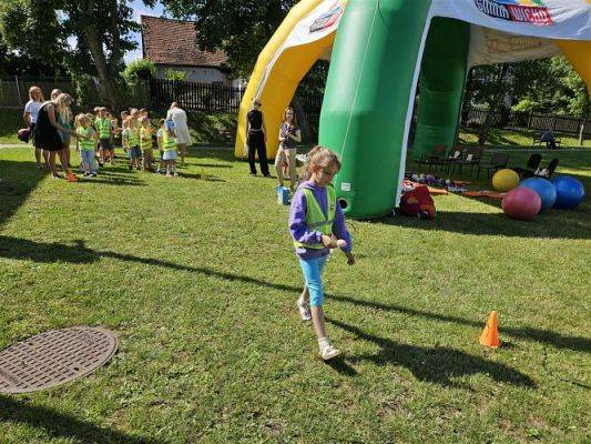 Grafika #56: 08.07.2024 "Czytanie na polanie" - Wizyta w Bibliotece Gminnej w Wicku